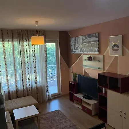 Petya's Cozy Relaxing Aparment. شقة فارنا
